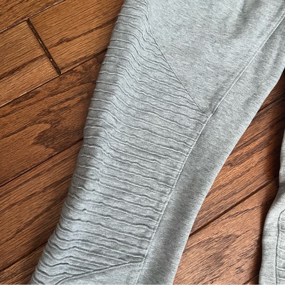 ALO Yoga Gray Moto Joggers XS - Picture 5 of 7